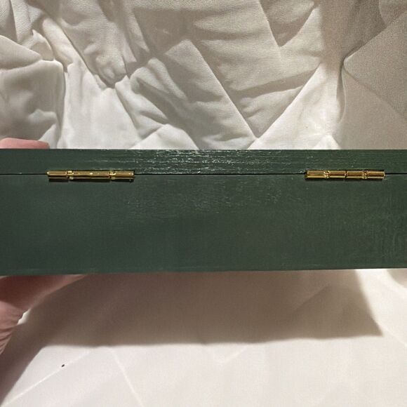 Macanese Dominican Wooden Cigar Box 8.5x6x2.25” - Picture 5 of 7